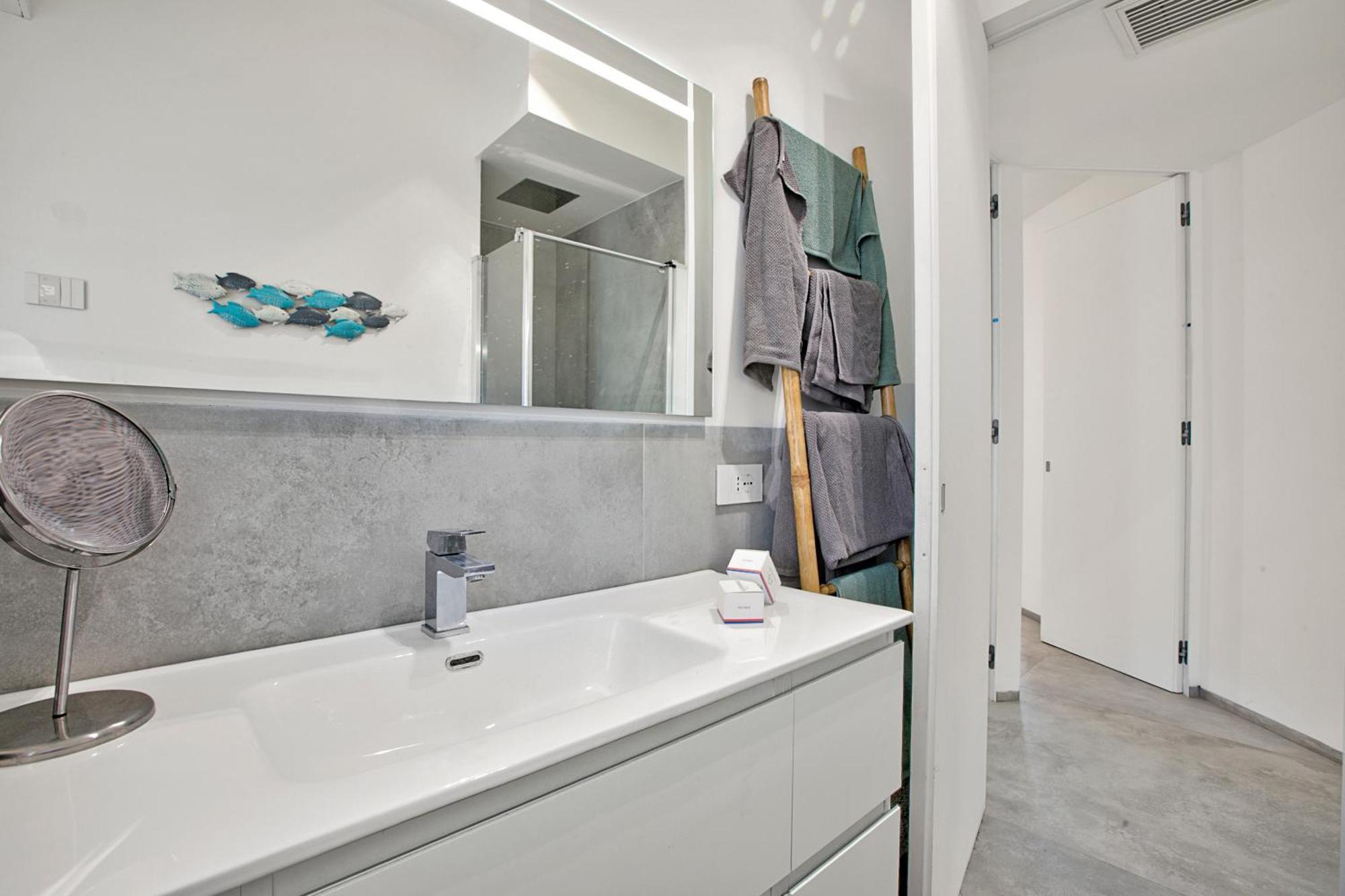 Apartment Quiet Oasis In Heart - Happy *
